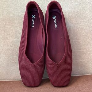 NEW NEVER WORN! Vivaia Square-Toe V-Cut Flats (Margot 2.0)